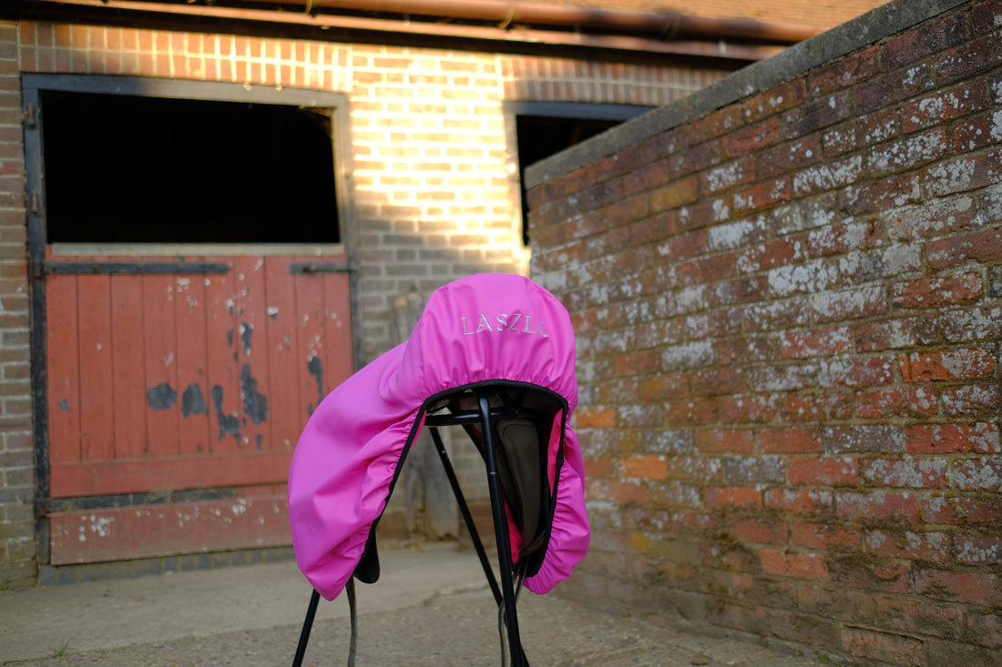 DRYVIS Pink Faux Leather Saddle Cover